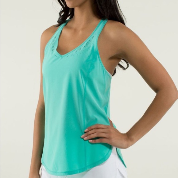 Lululemon In A Flash Singlet - Picture 2 of 9